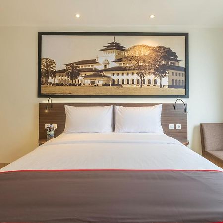 Super Oyo Collection O Hotel Pasar Baru Heritage Bandung Eksteriør billede
