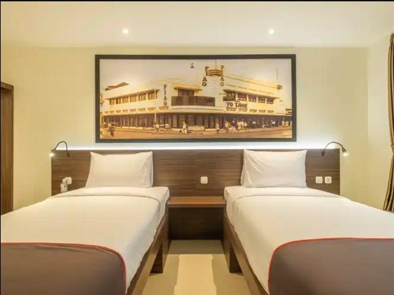 Super Oyo Collection O Hotel Pasar Baru Heritage Bandung Eksteriør billede