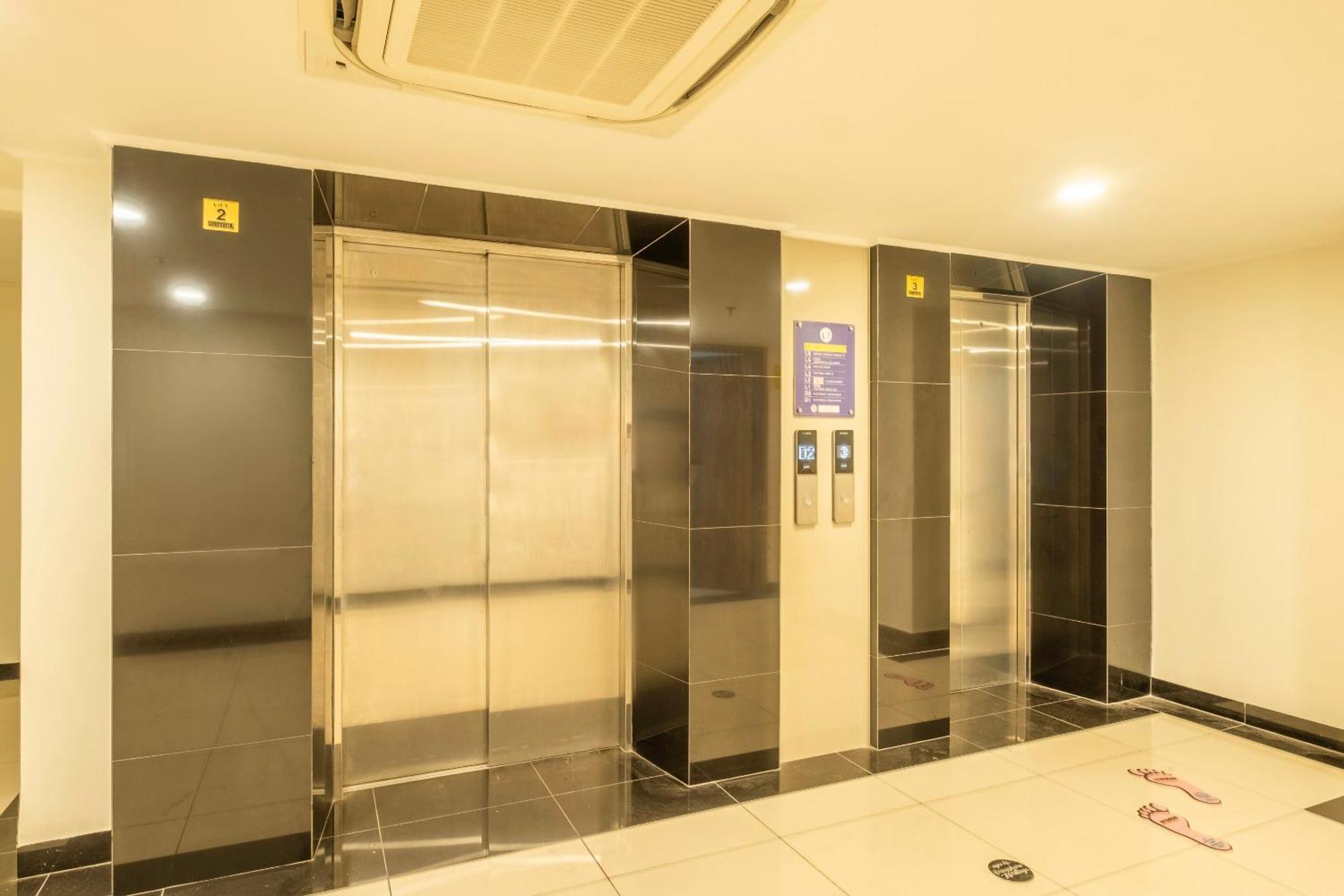 Super Oyo Collection O Hotel Pasar Baru Heritage Bandung Eksteriør billede