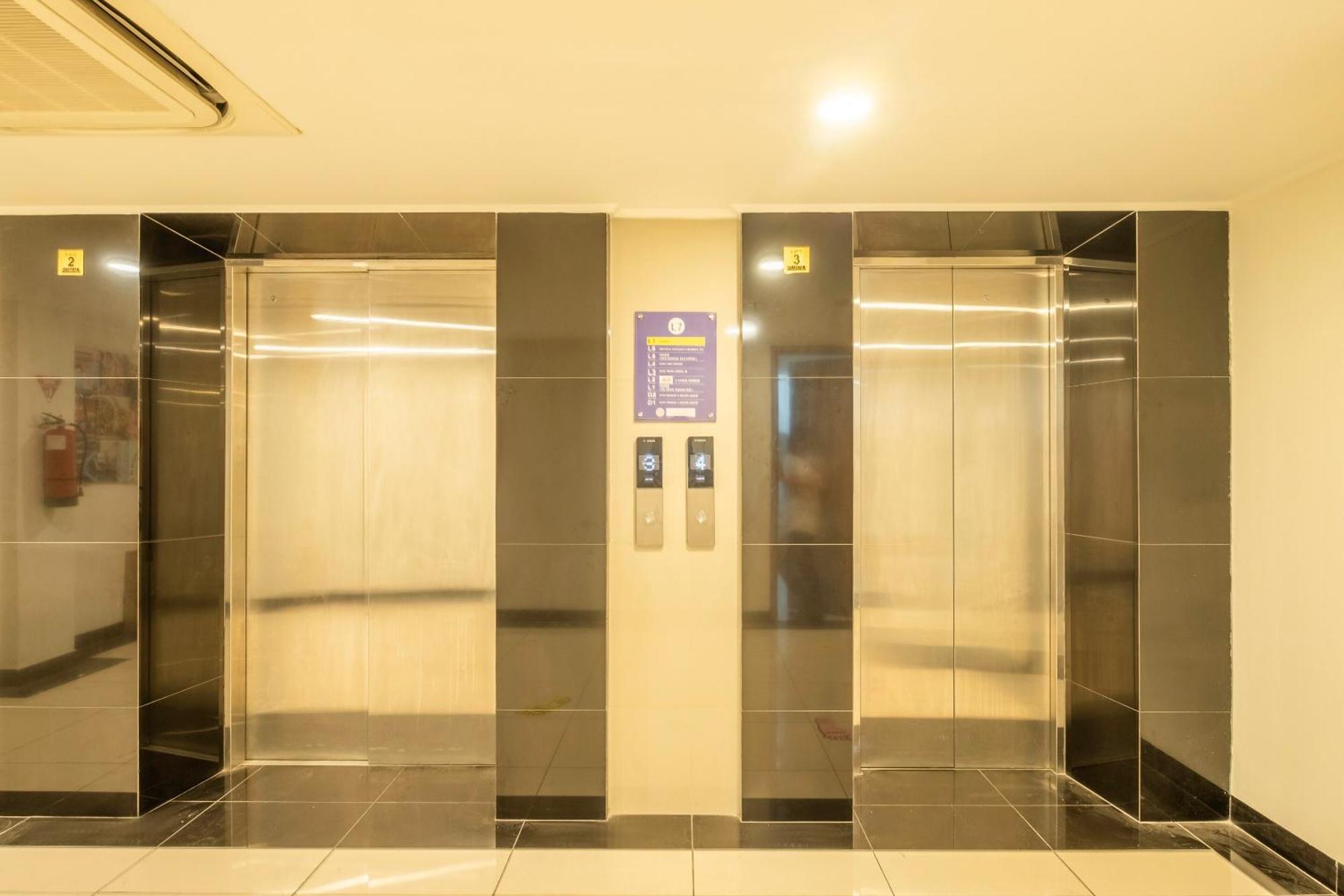 Super Oyo Collection O Hotel Pasar Baru Heritage Bandung Eksteriør billede