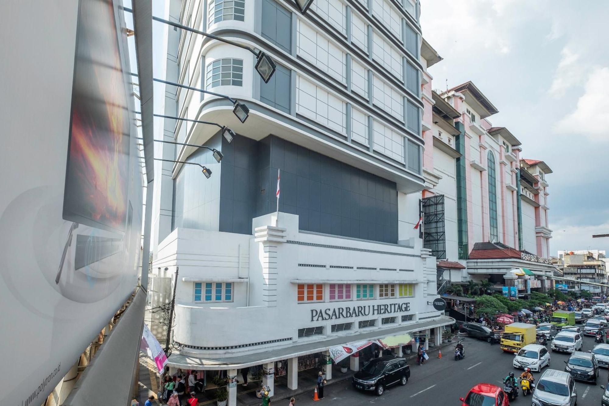Super Oyo Collection O Hotel Pasar Baru Heritage Bandung Eksteriør billede